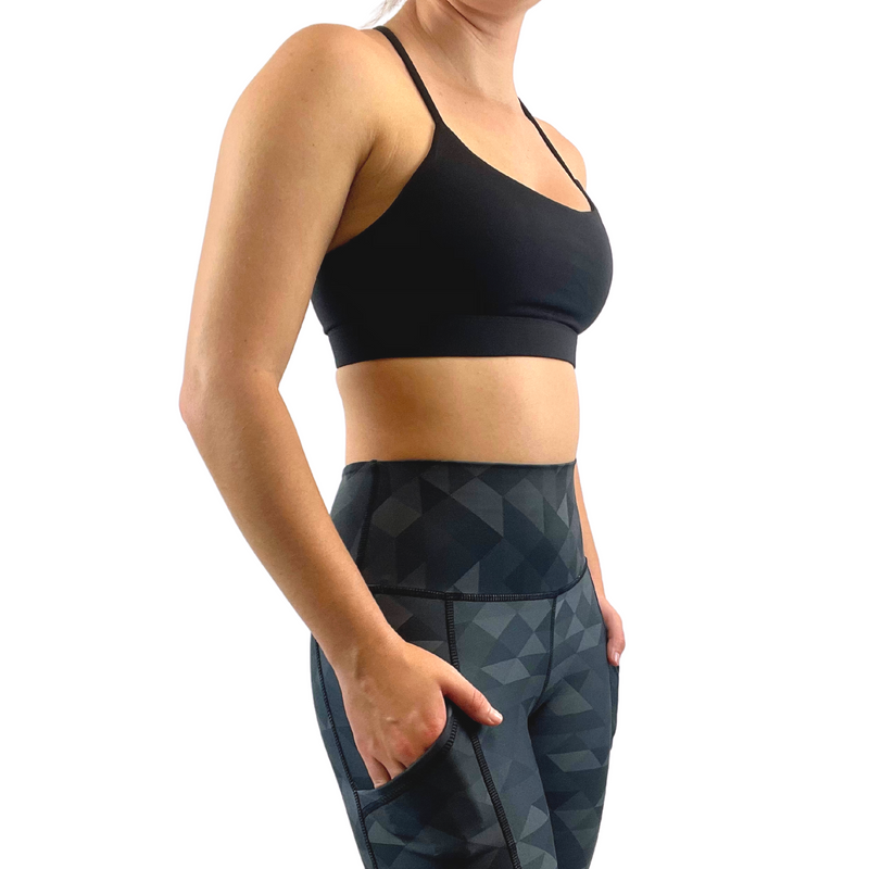 Adjustable sports bra in black