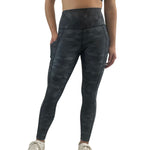 Full length leggings with pockets in black print
